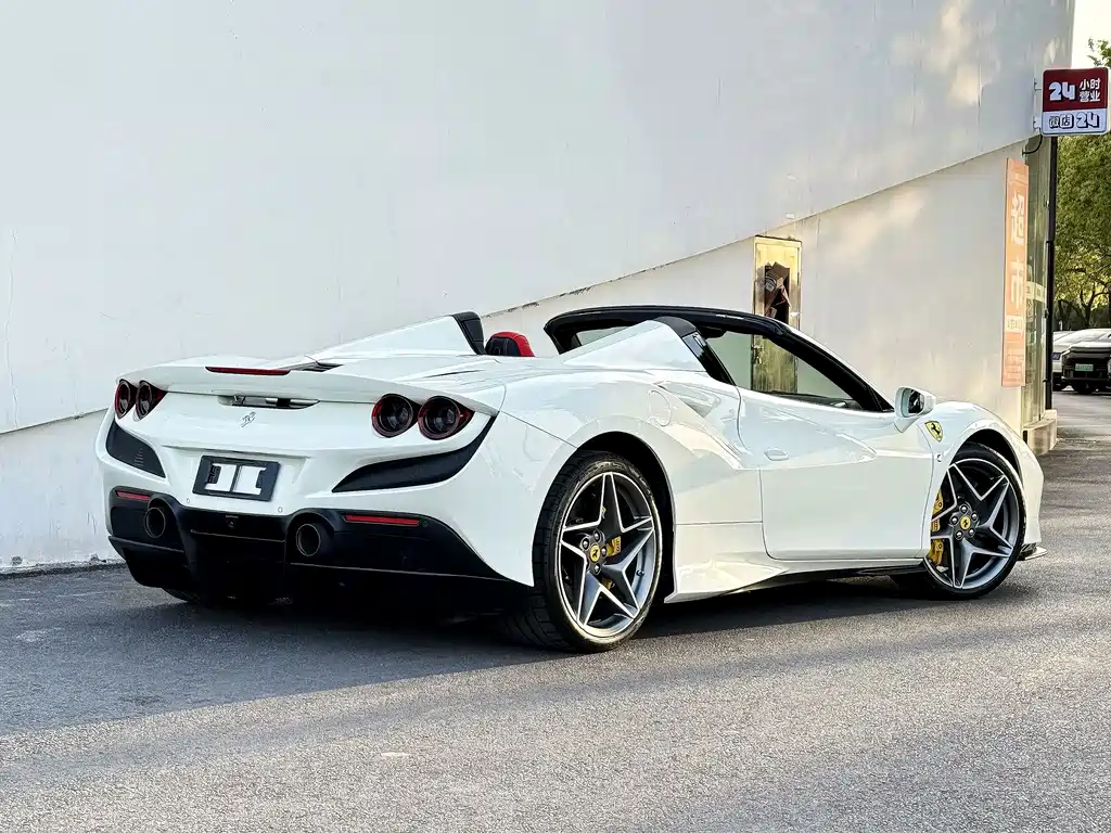 Ferrari F8 — миниатюра 2
