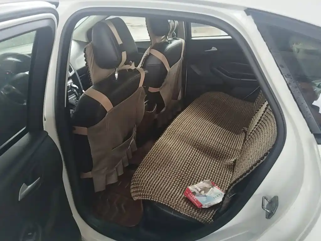 Ford Focus — миниатюра 22