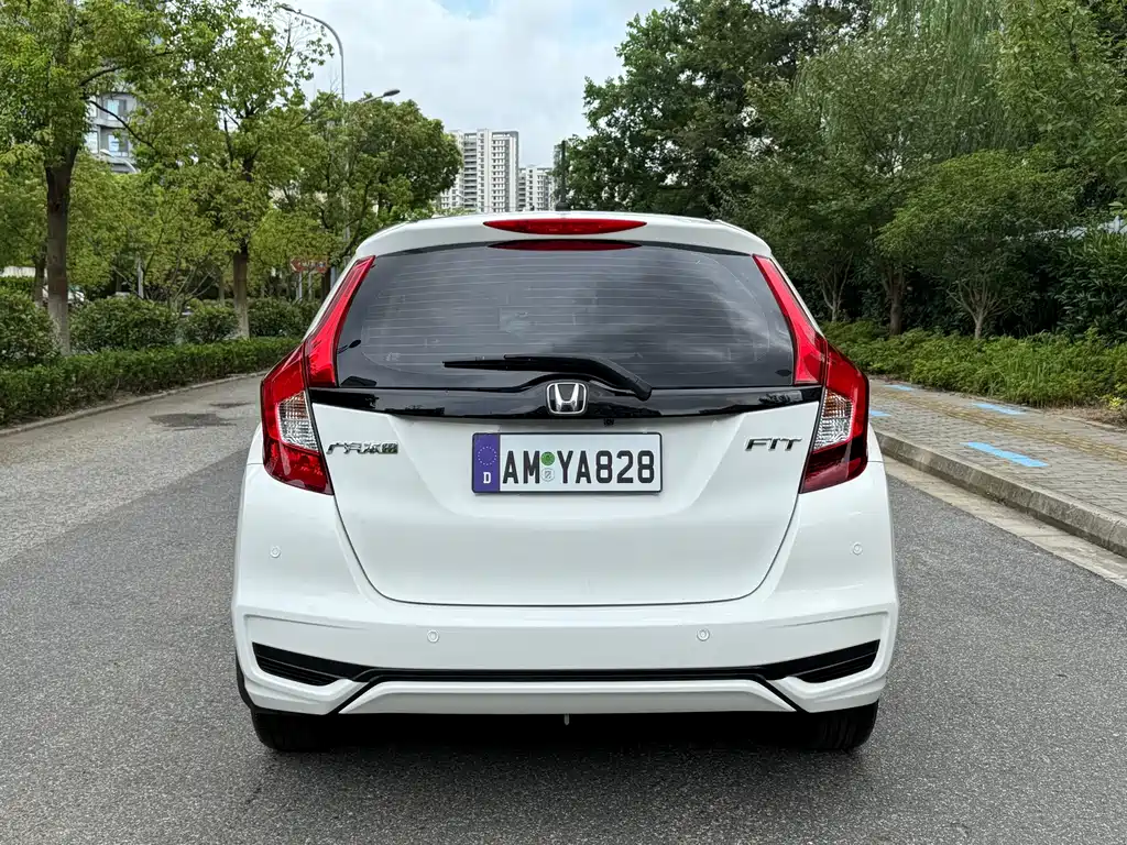 Honda Fit — миниатюра 5