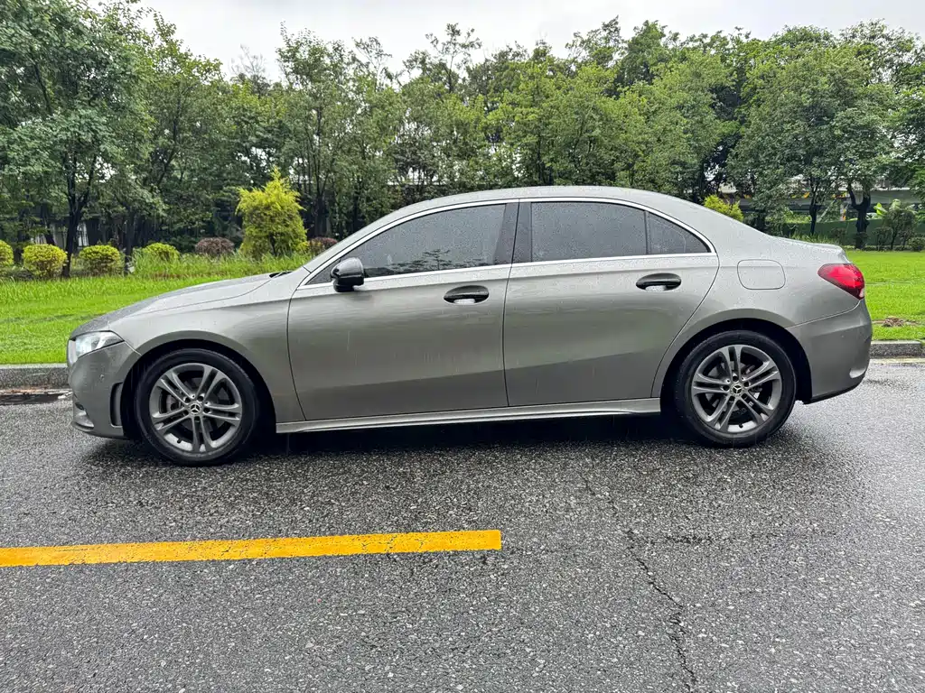 Mercedes-Benz A-Class — миниатюра 7