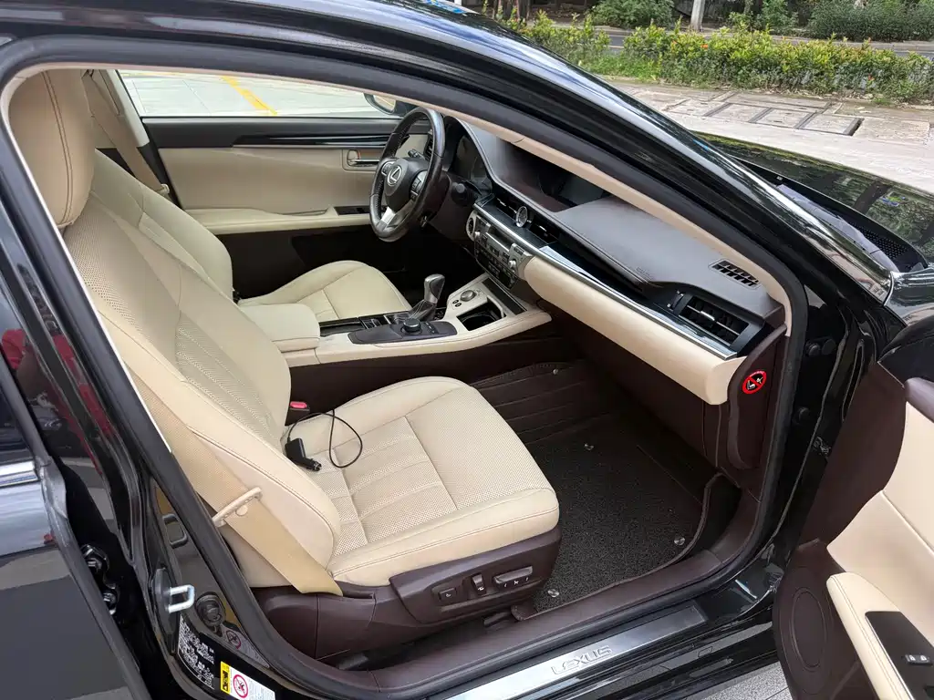 Lexus ES — миниатюра 17