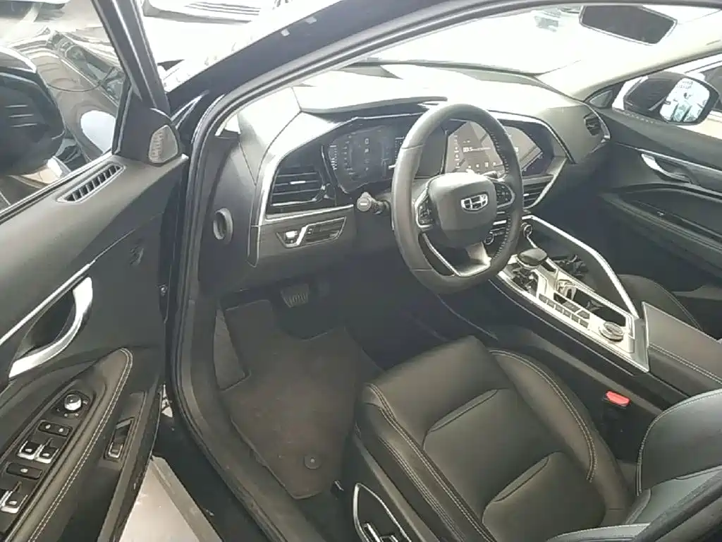 Geely Xingyue — миниатюра 16