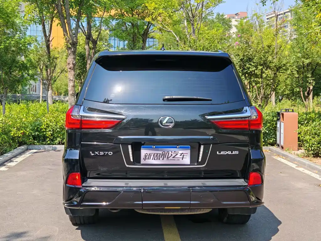 Lexus LX — миниатюра 5