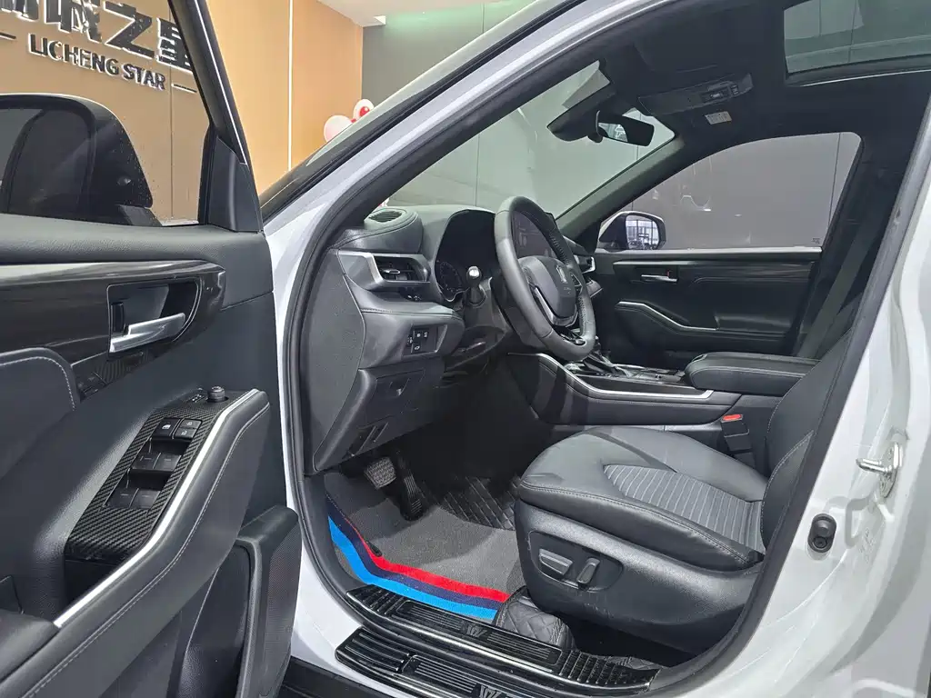 Toyota Crown Kluger — миниатюра 12