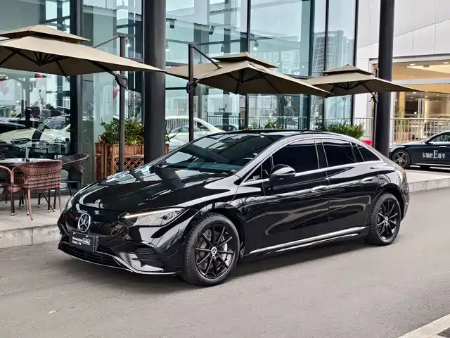 MERCEDES-BENZ  EQE 2024