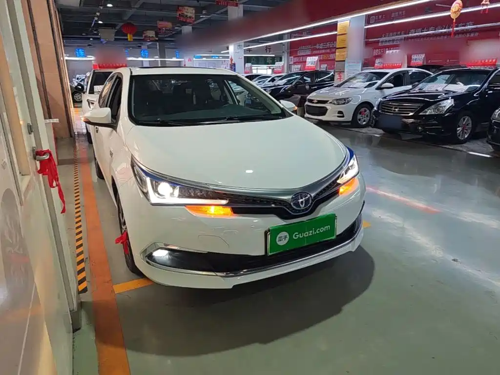 Toyota Corolla Hybrid — миниатюра 4