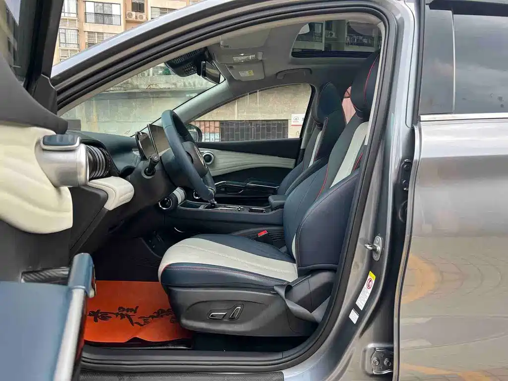 BYD Yuan Plus — миниатюра 8