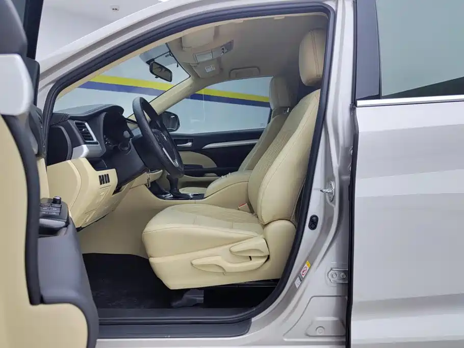 Toyota Highlander — миниатюра 9