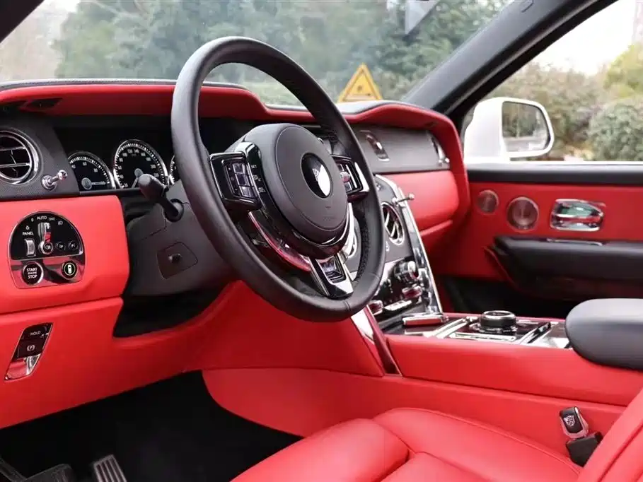 Rolls-Royce Cullinan 2018 мест