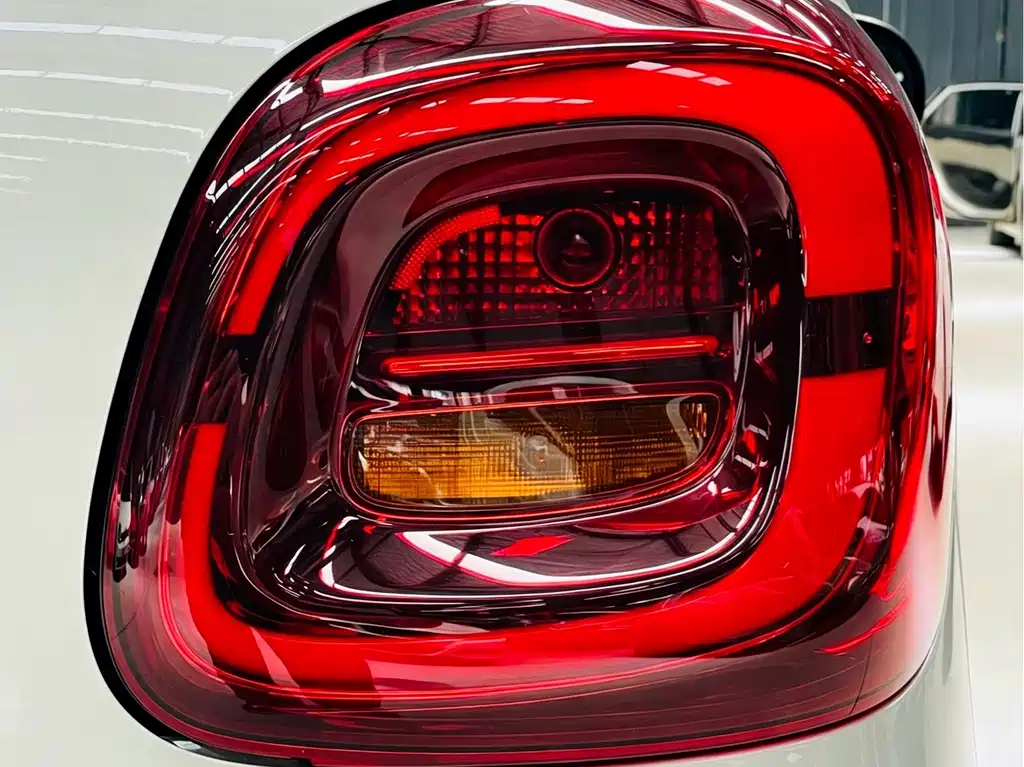 Wuling MINIEV — миниатюра 11