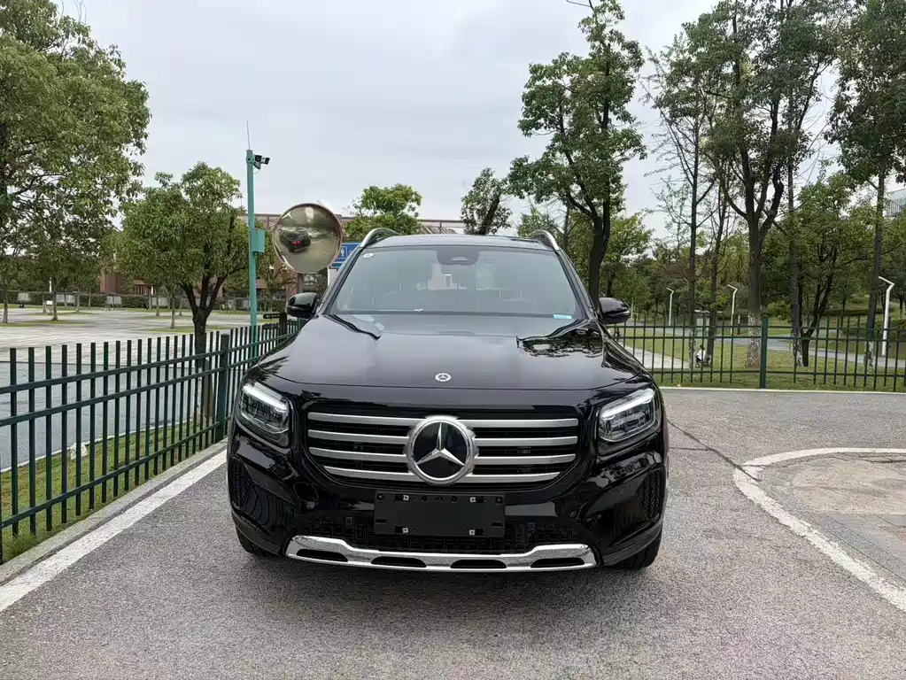 Mercedes-Benz GLB — миниатюра 2