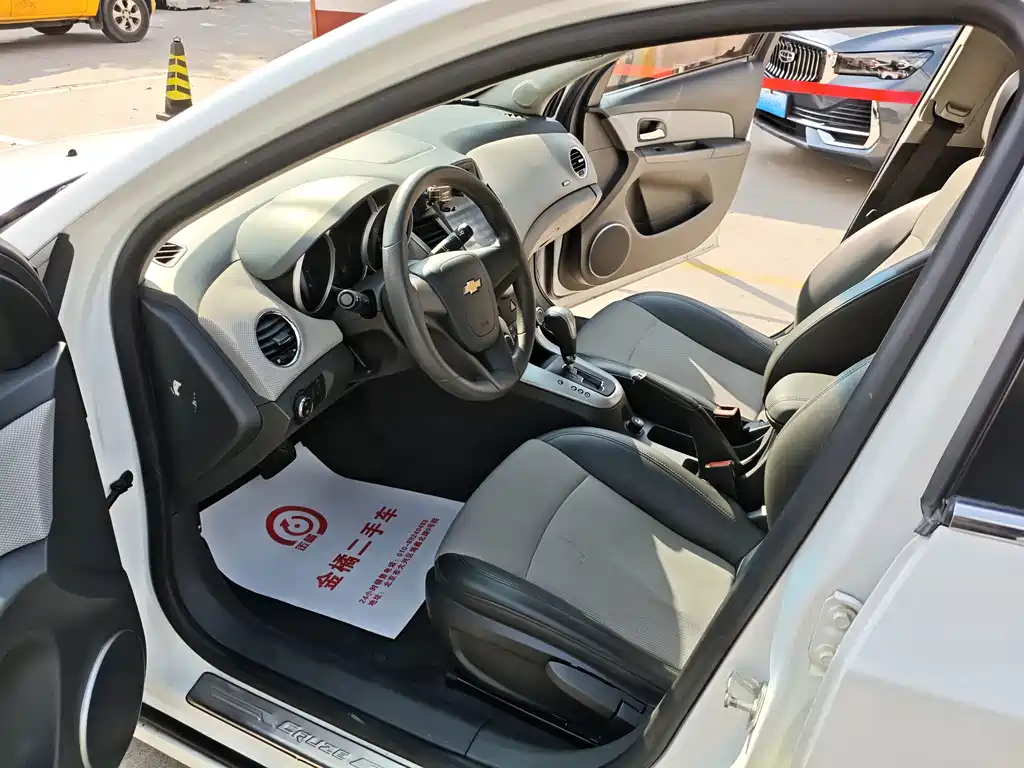 Chevrolet Cruze — миниатюра 12