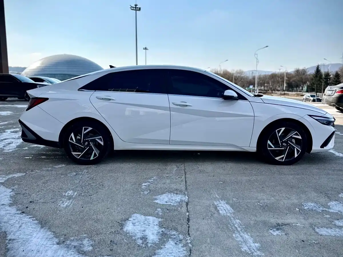 Hyundai Elantra id 4674296 из Китая 21