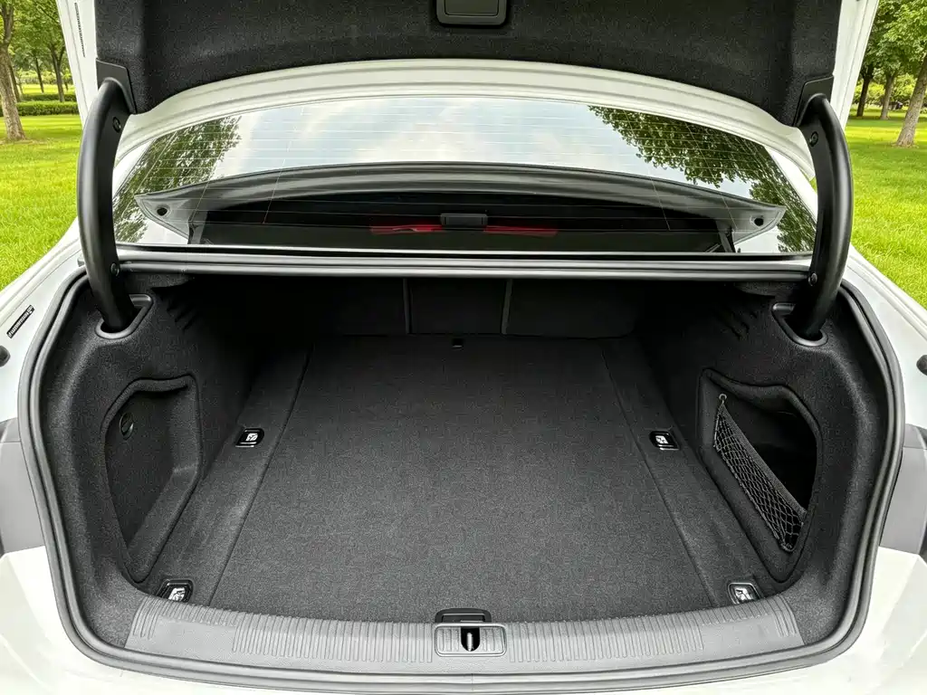 Audi A4L — миниатюра 13