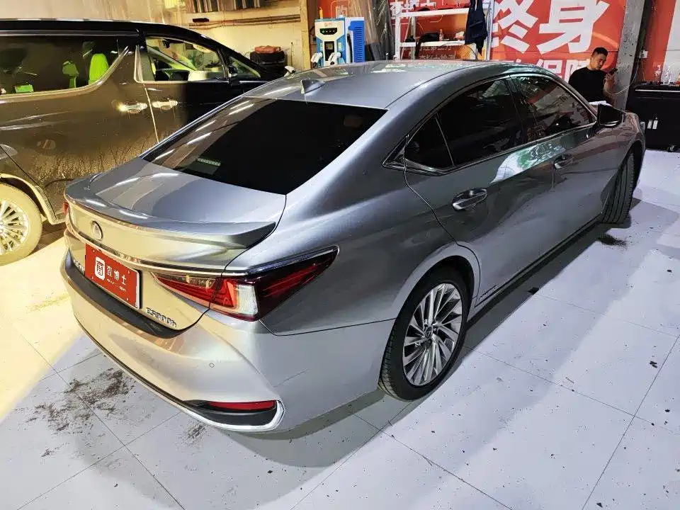 Lexus ES — миниатюра 7