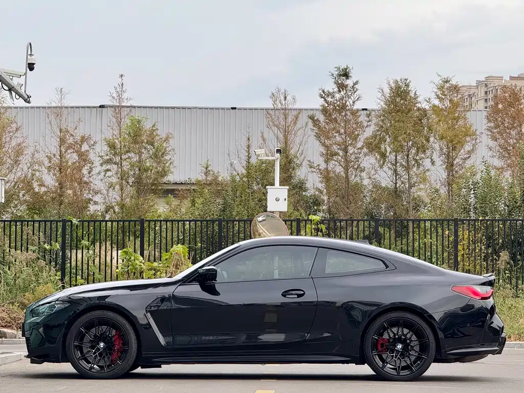 BMW M4 — миниатюра 3