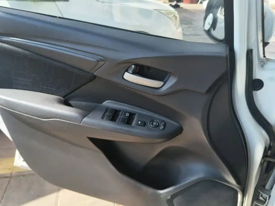 Honda Fit — миниатюра 7