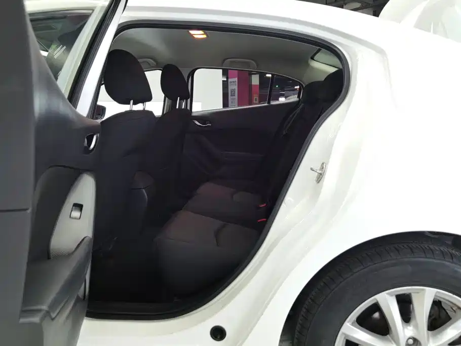 Mazda 3 Axela — миниатюра 11