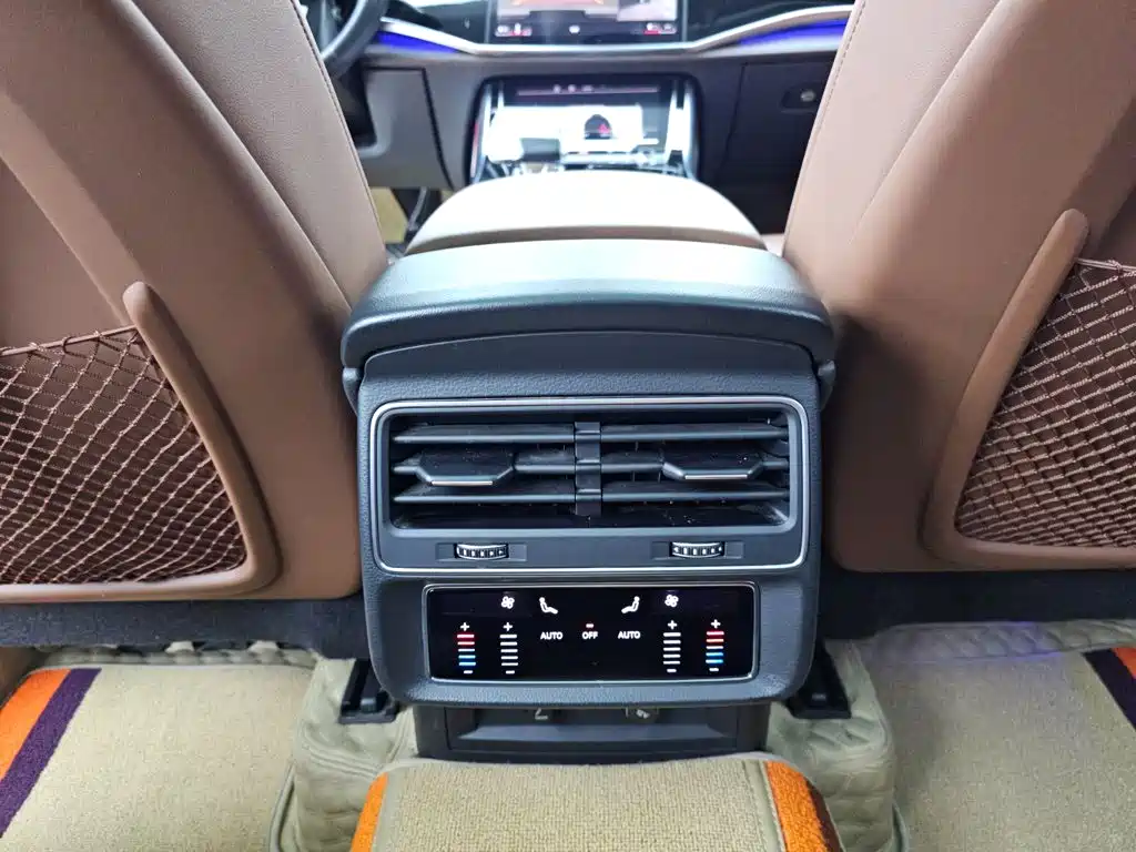 Audi Q7 — миниатюра 13