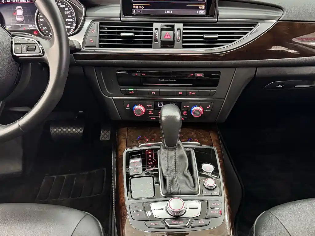Audi A6L New Energy 40 e-tron, фото 10