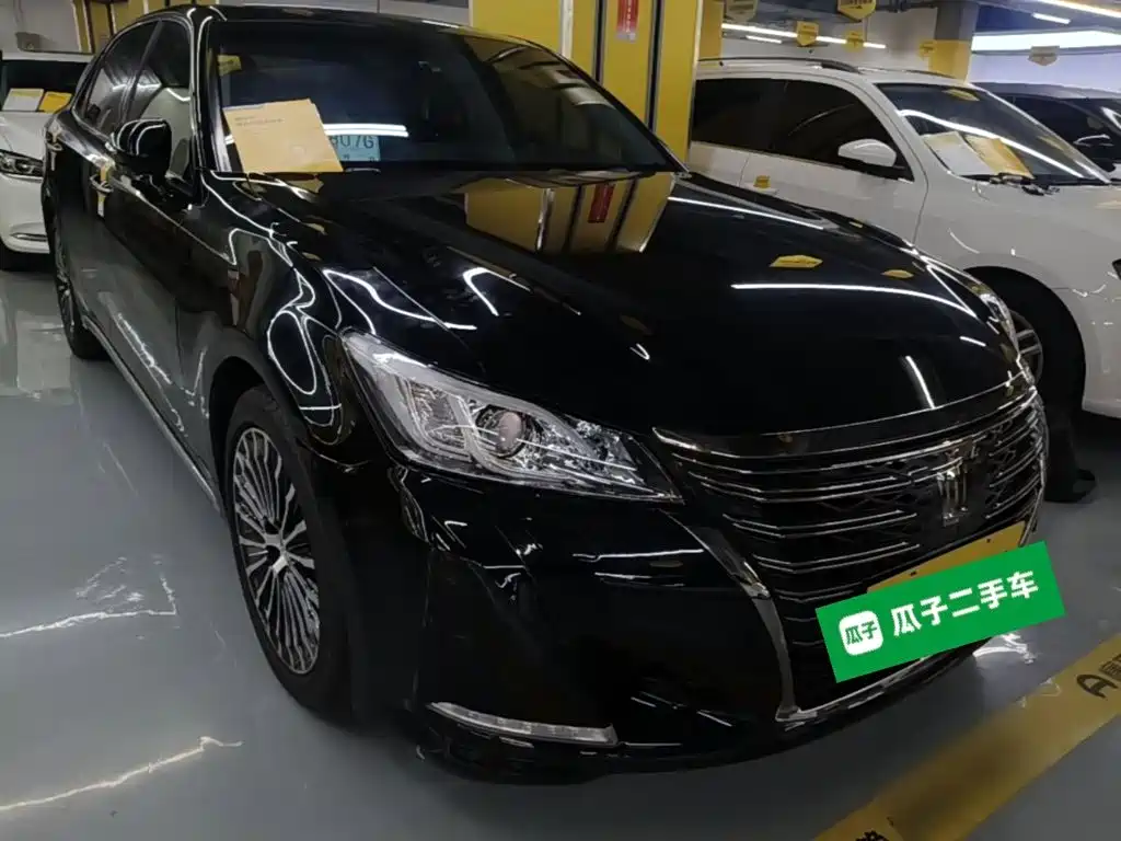 Toyota Crown — миниатюра 4