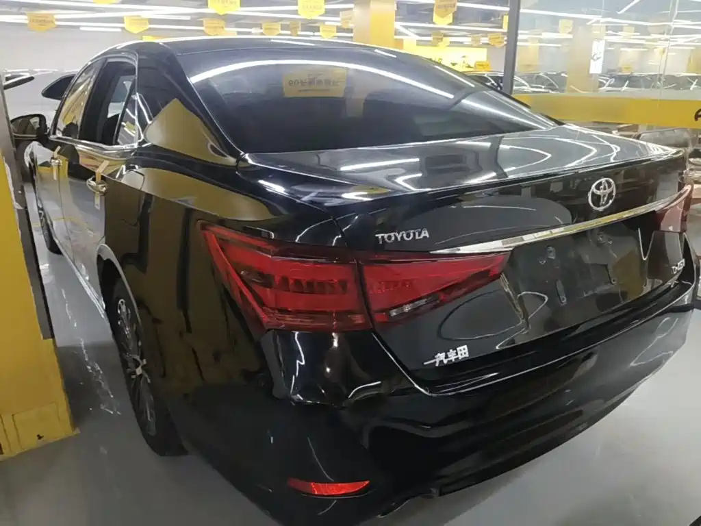 Toyota Crown — миниатюра 5