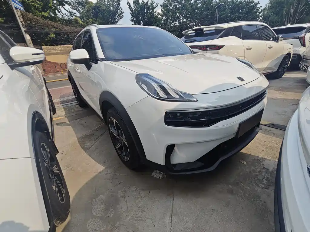 Lynk & Co 06 — миниатюра 3
