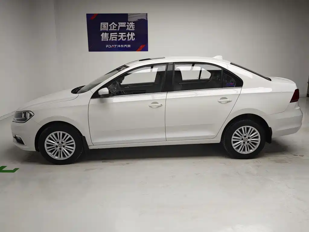 Volkswagen Santana — миниатюра 9