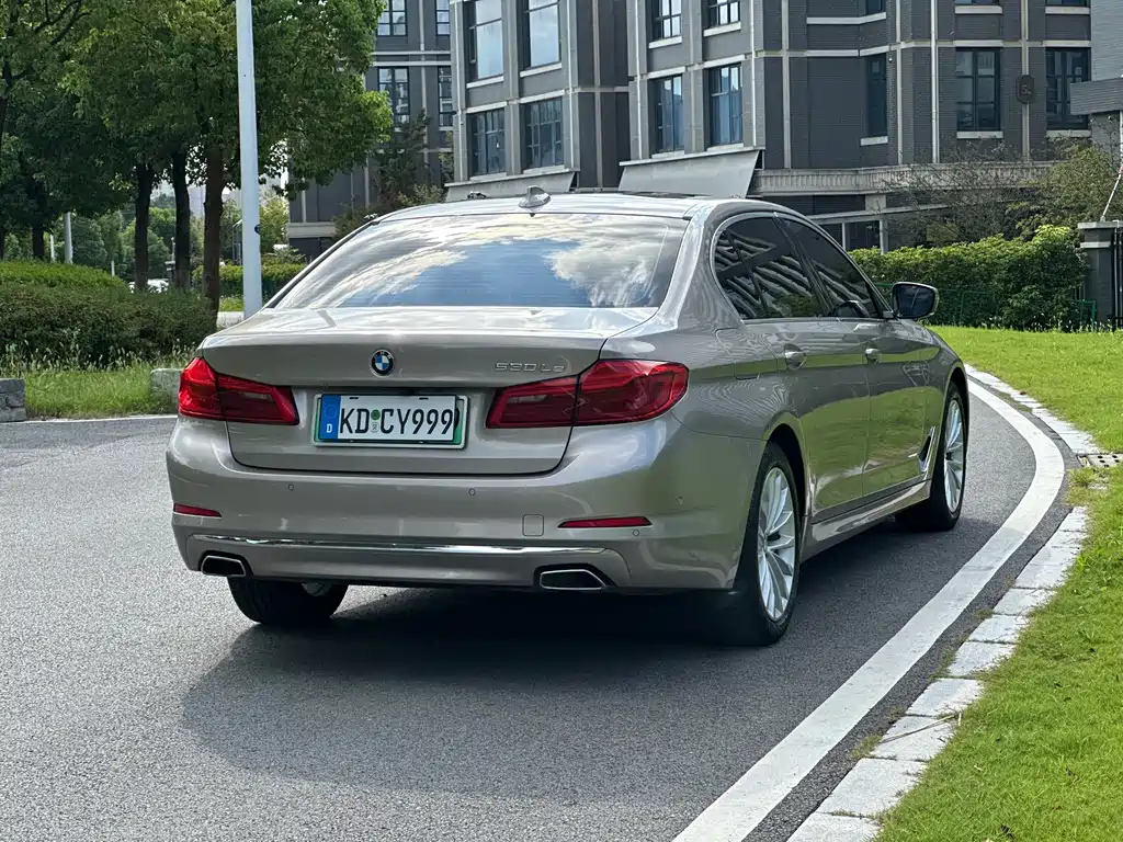 BMW 5 Series New Energy — миниатюра 23