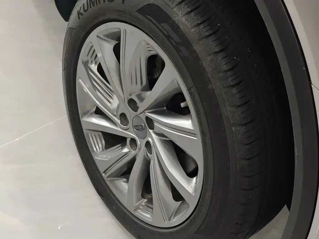 Geely Jia Ji New Energy — миниатюра 7