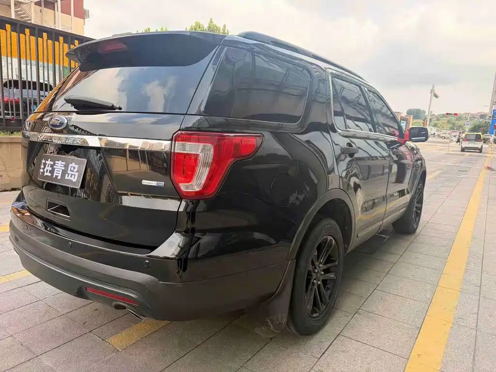 Ford Explorer (Import) — миниатюра 11