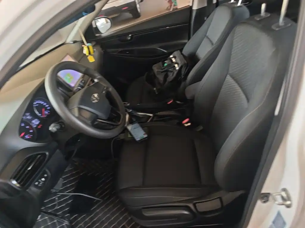 Hyundai Elantra — миниатюра 15