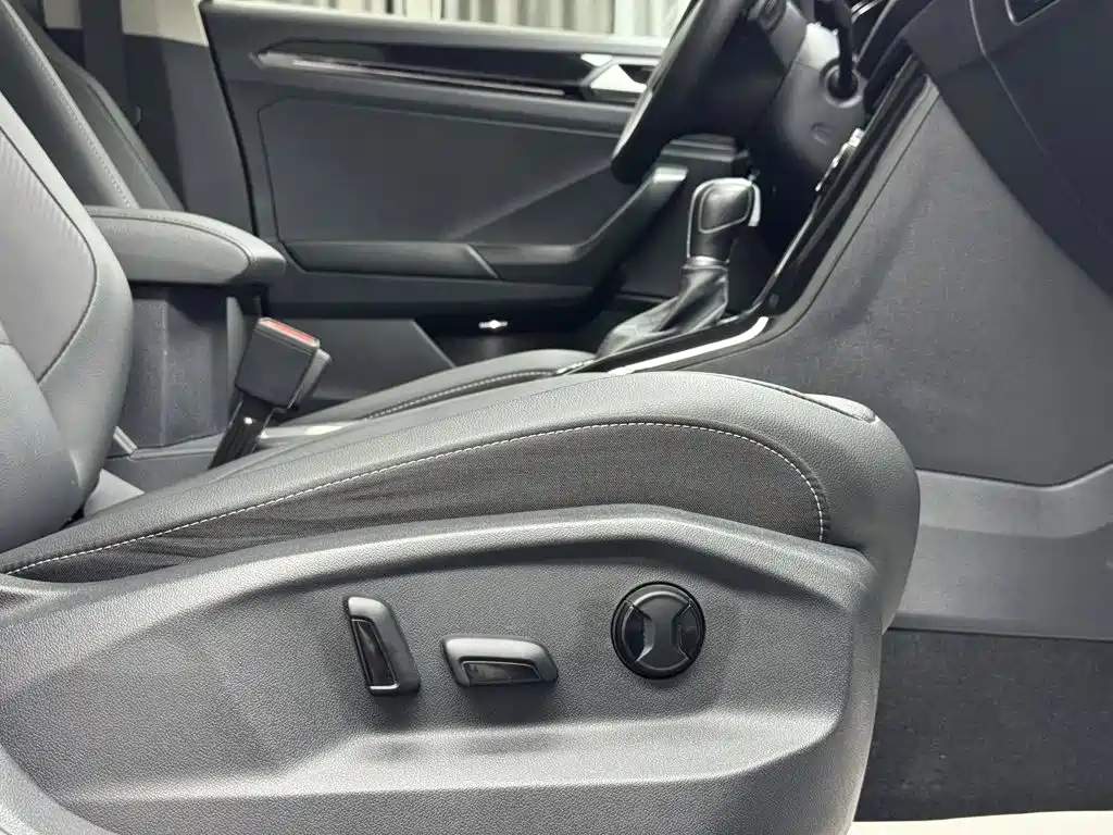 Volkswagen T-Roc — миниатюра 5