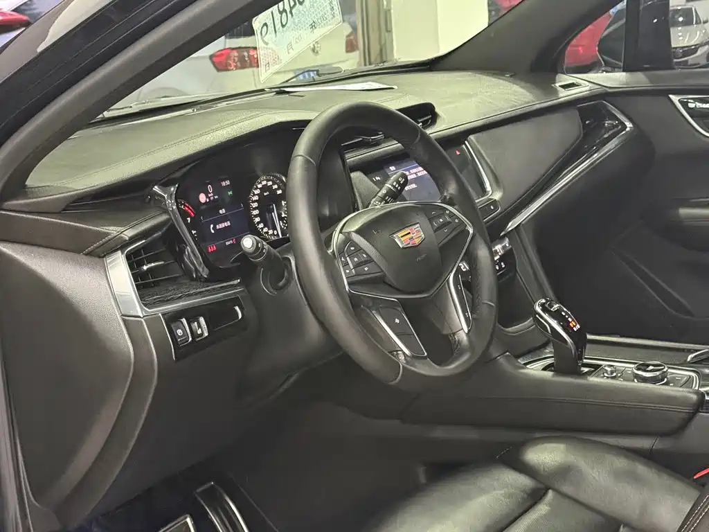 Cadillac XT5 — миниатюра 3