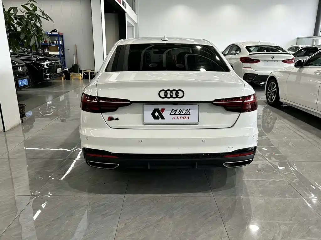 Audi A4L — миниатюра 5