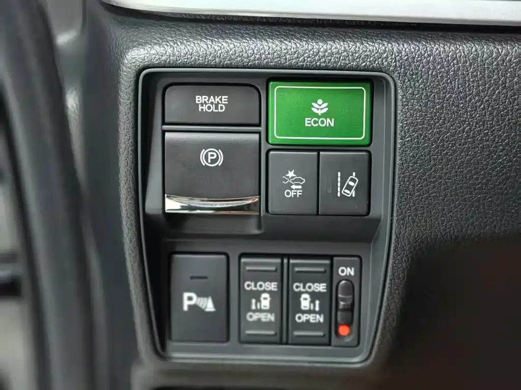 Honda Elysion — миниатюра 8