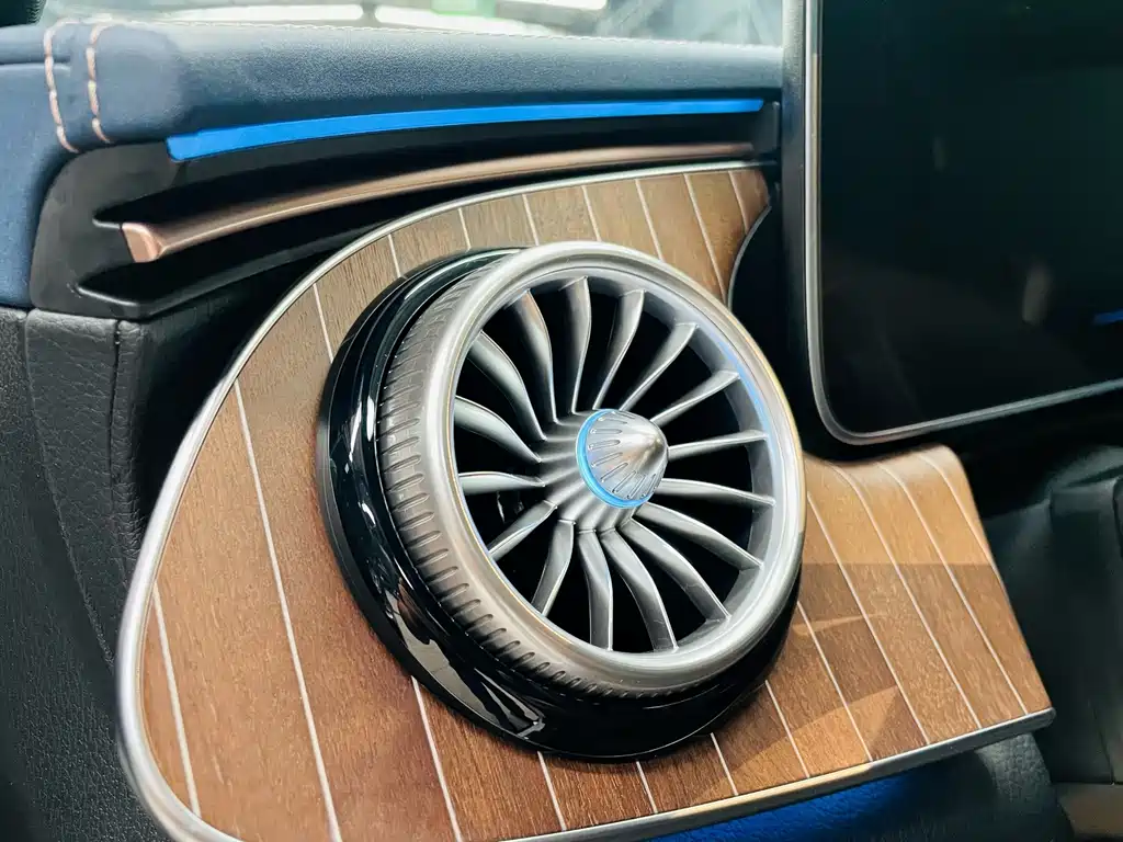 Mercedes-Benz EQE — миниатюра 16