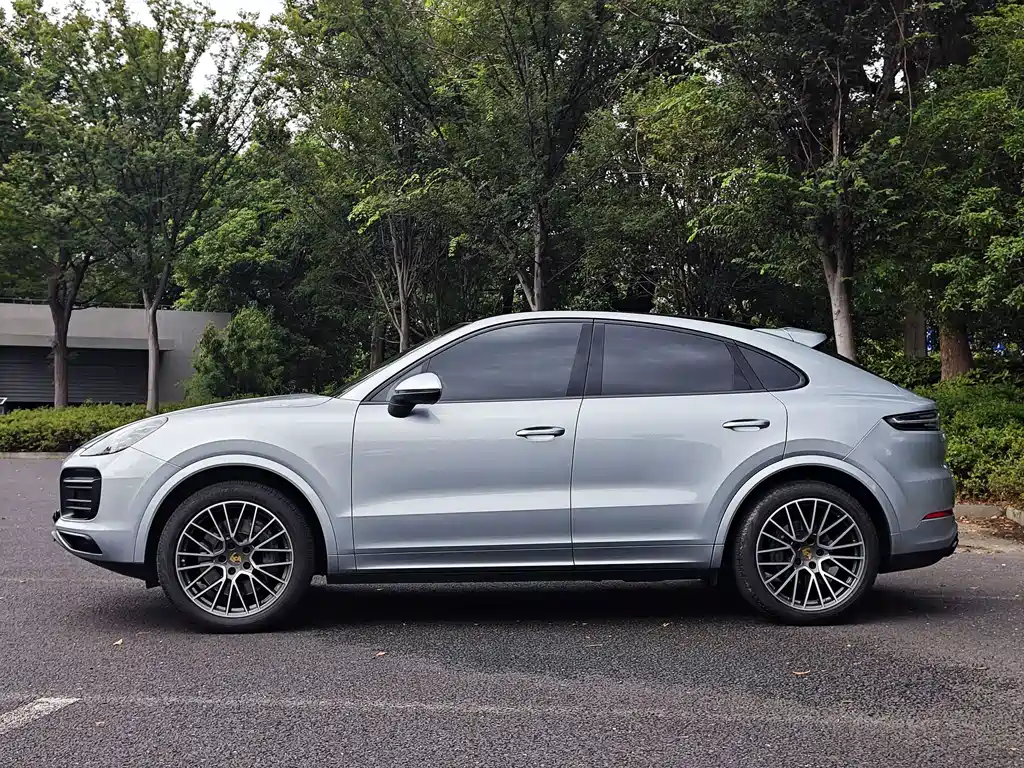 Porsche Cayenne — миниатюра 4