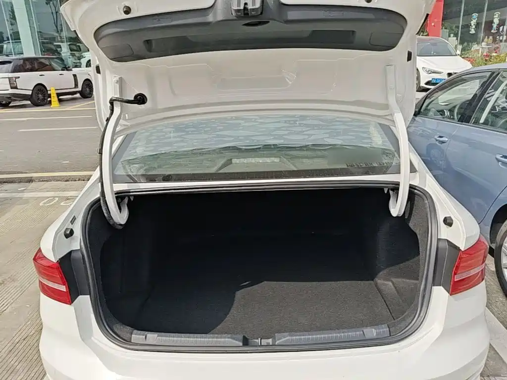 Volkswagen Lavida — миниатюра 19