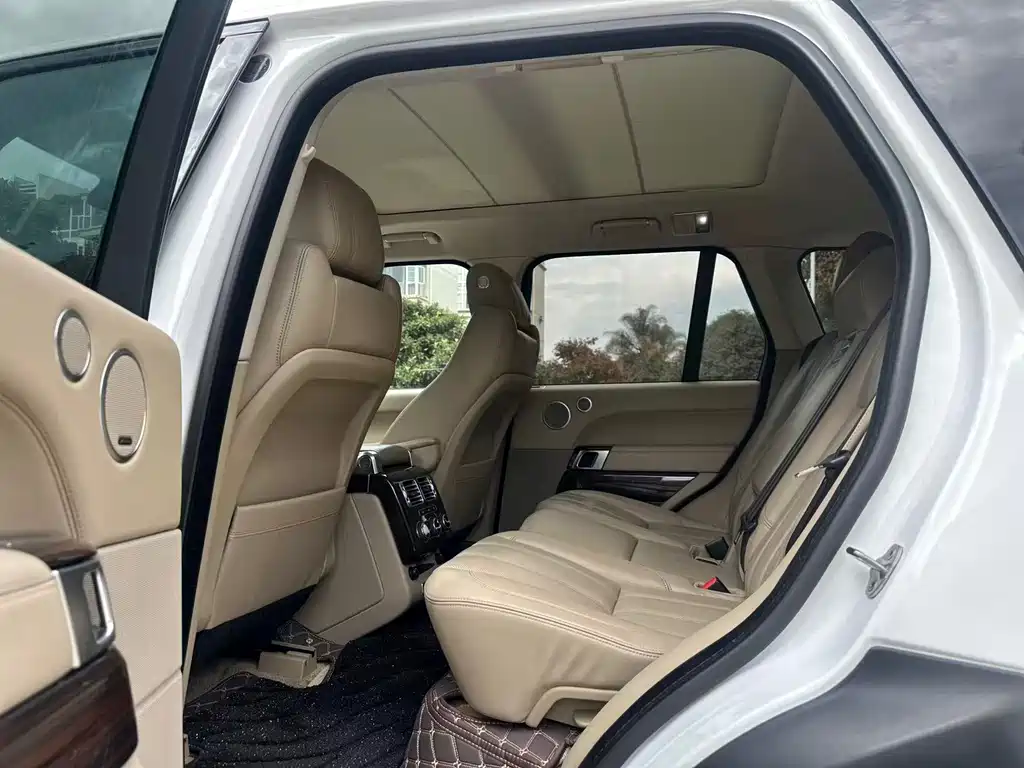 Land Rover Range Rover — миниатюра 6