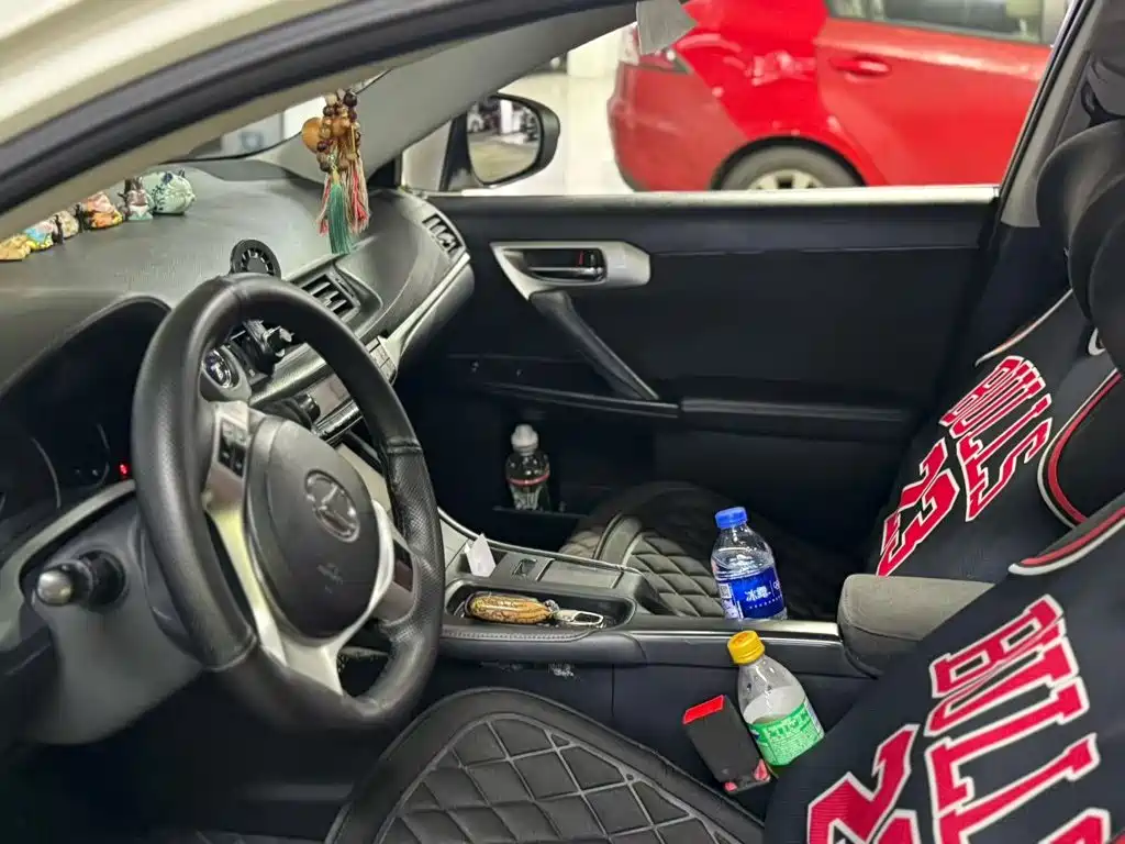 Lexus CT — миниатюра 7