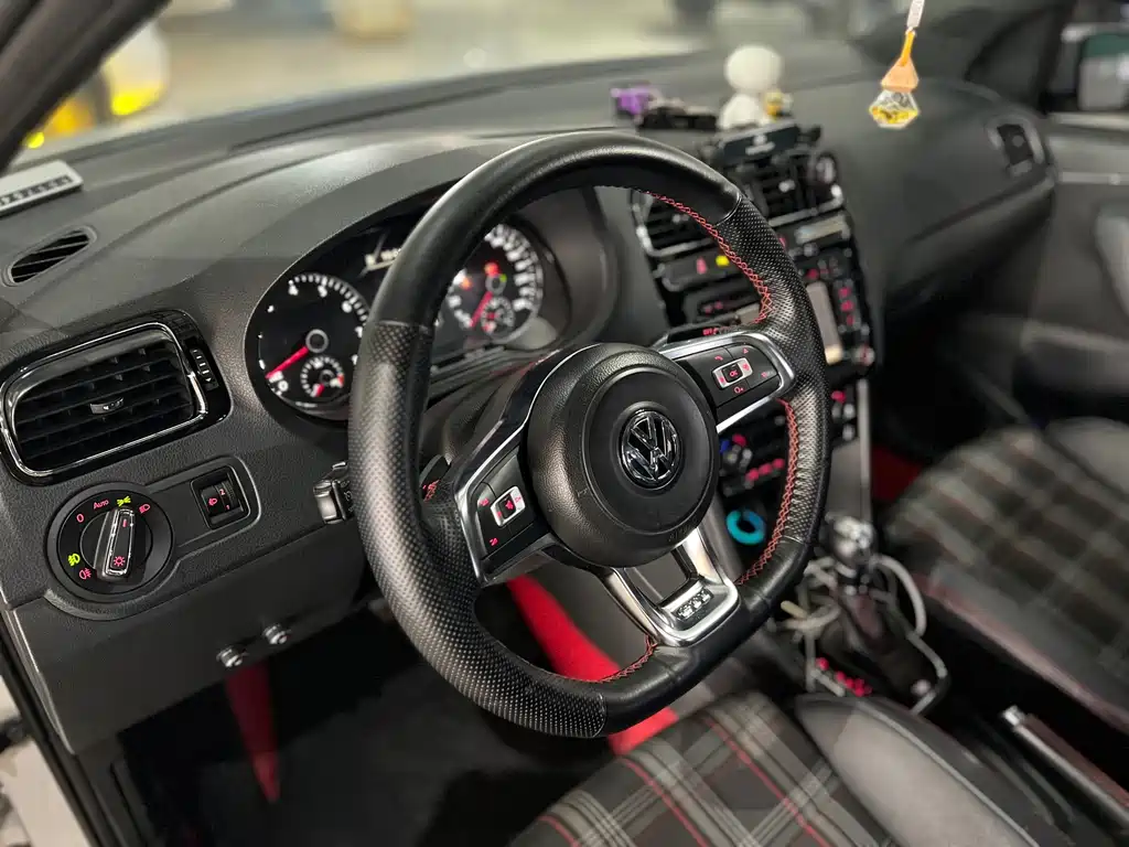Volkswagen Polo — миниатюра 5