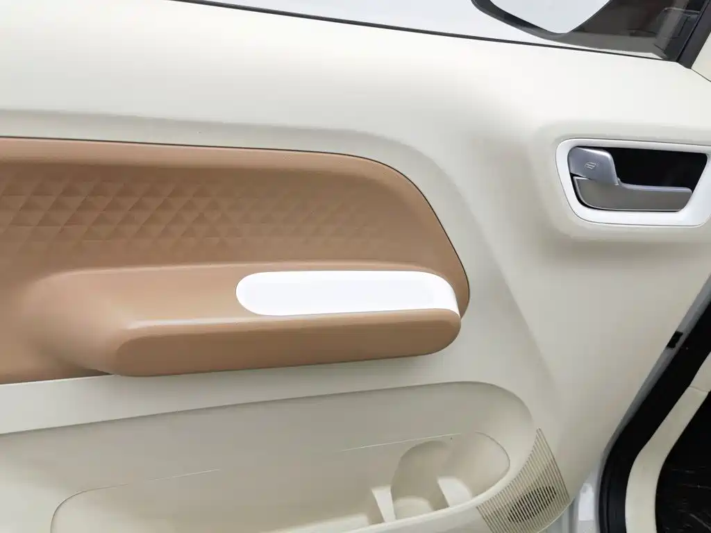 Wuling MINIEV — миниатюра 9
