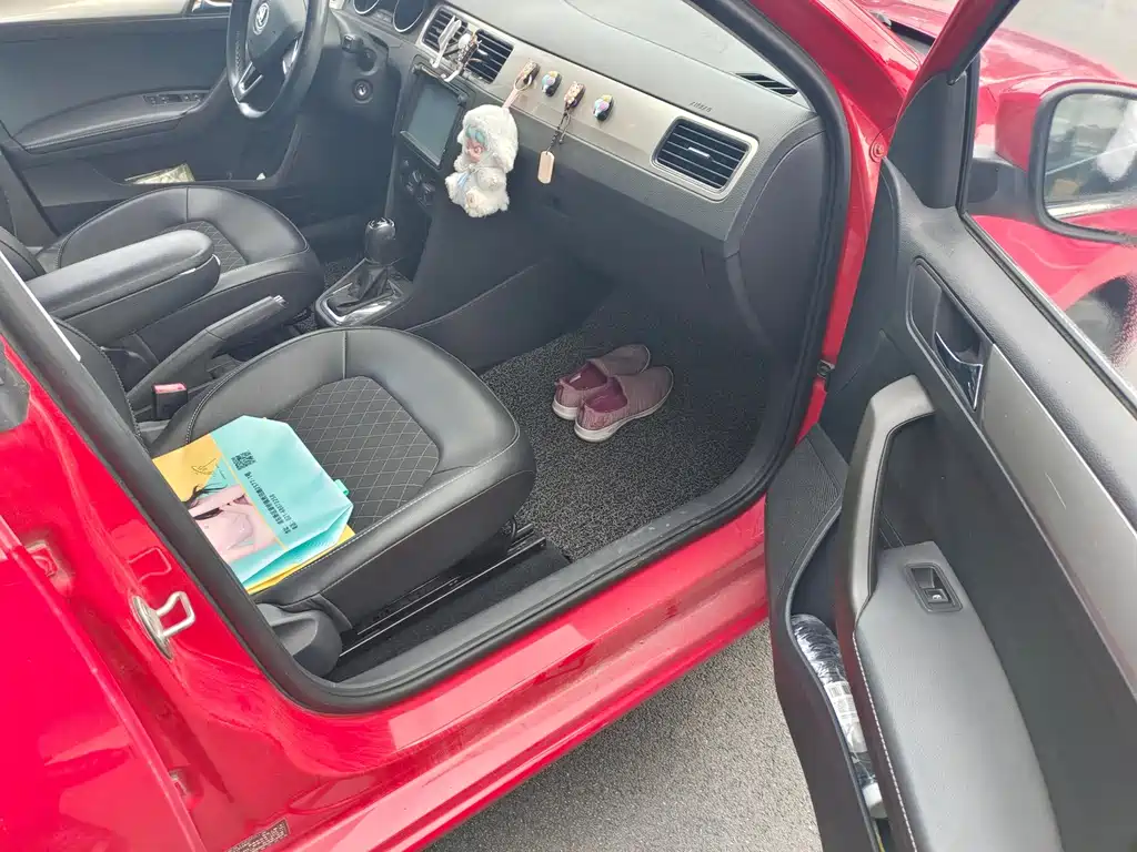 Skoda Rapid Spaceback — миниатюра 9