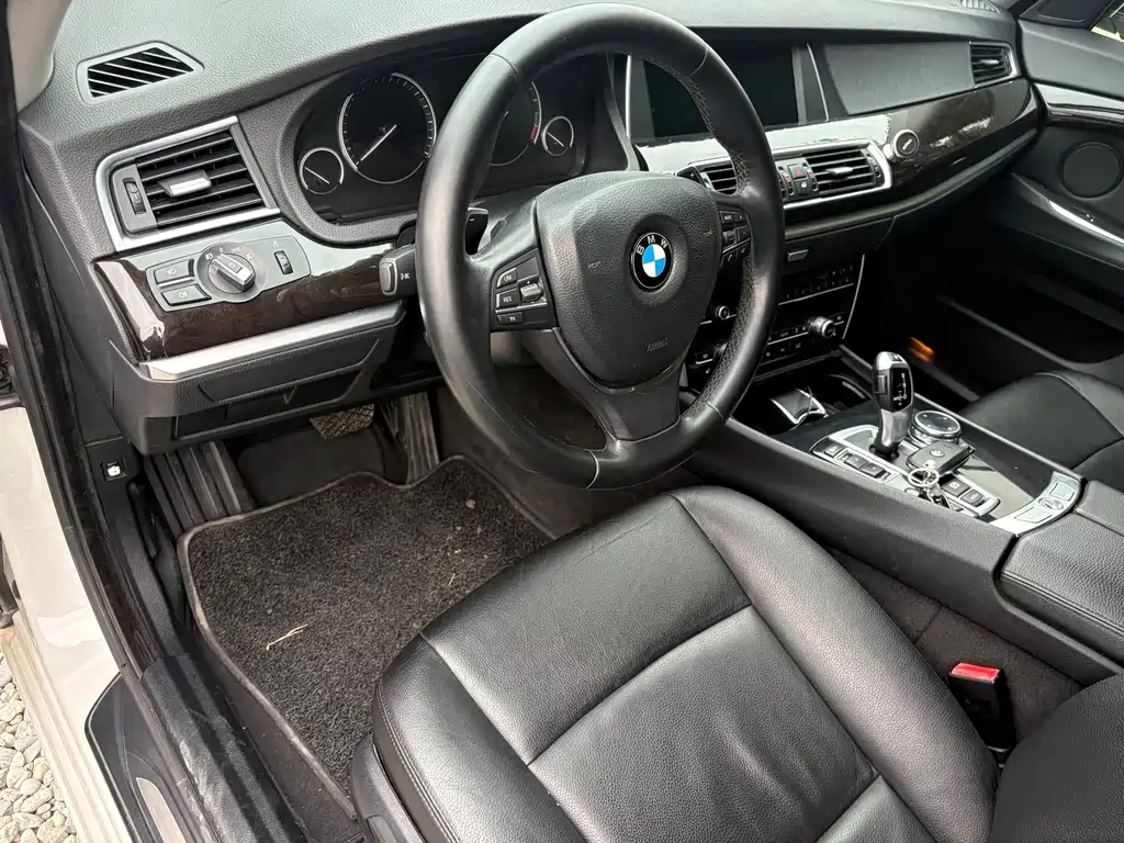 BMW 5 Series GT — миниатюра 5