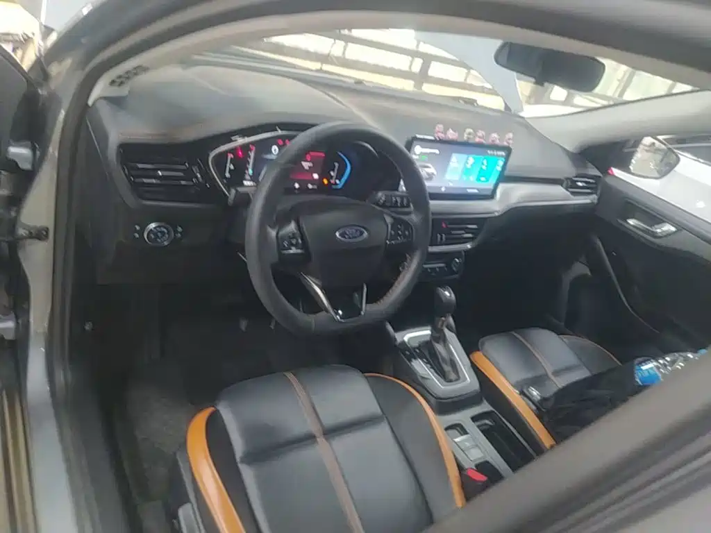 Ford Focus — миниатюра 10