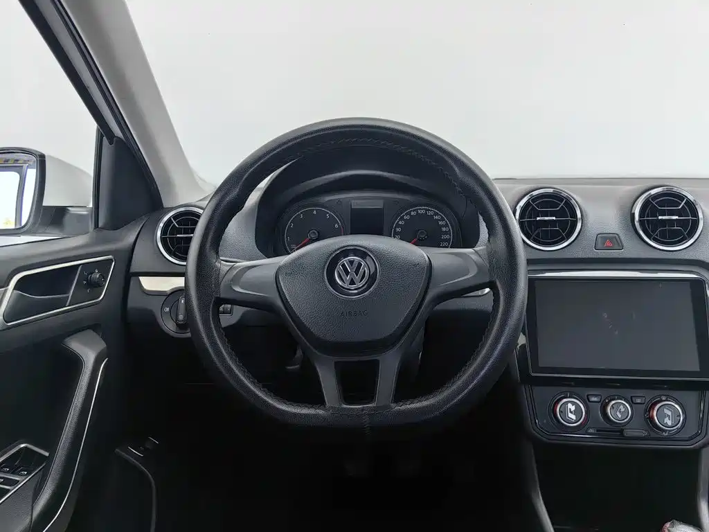 Volkswagen Jetta — миниатюра 11