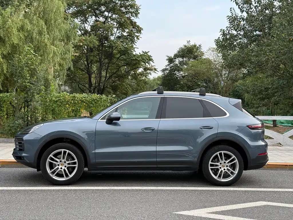 Porsche Cayenne — миниатюра 2