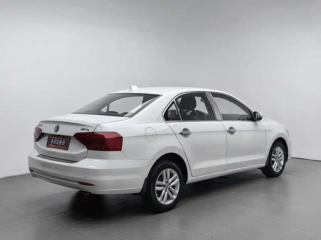 Volkswagen Jetta — миниатюра 2