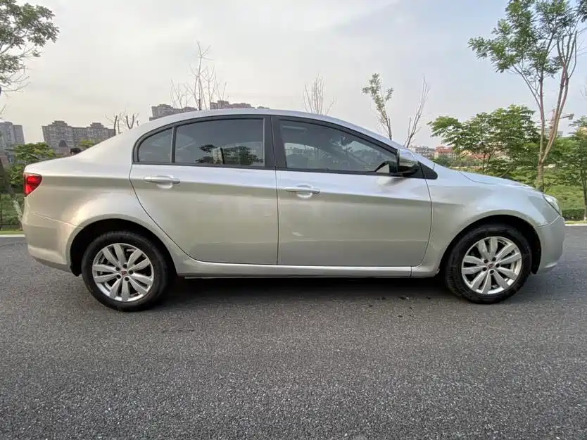 Roewe 350 1.5L Auto Premium Edition, фото 4